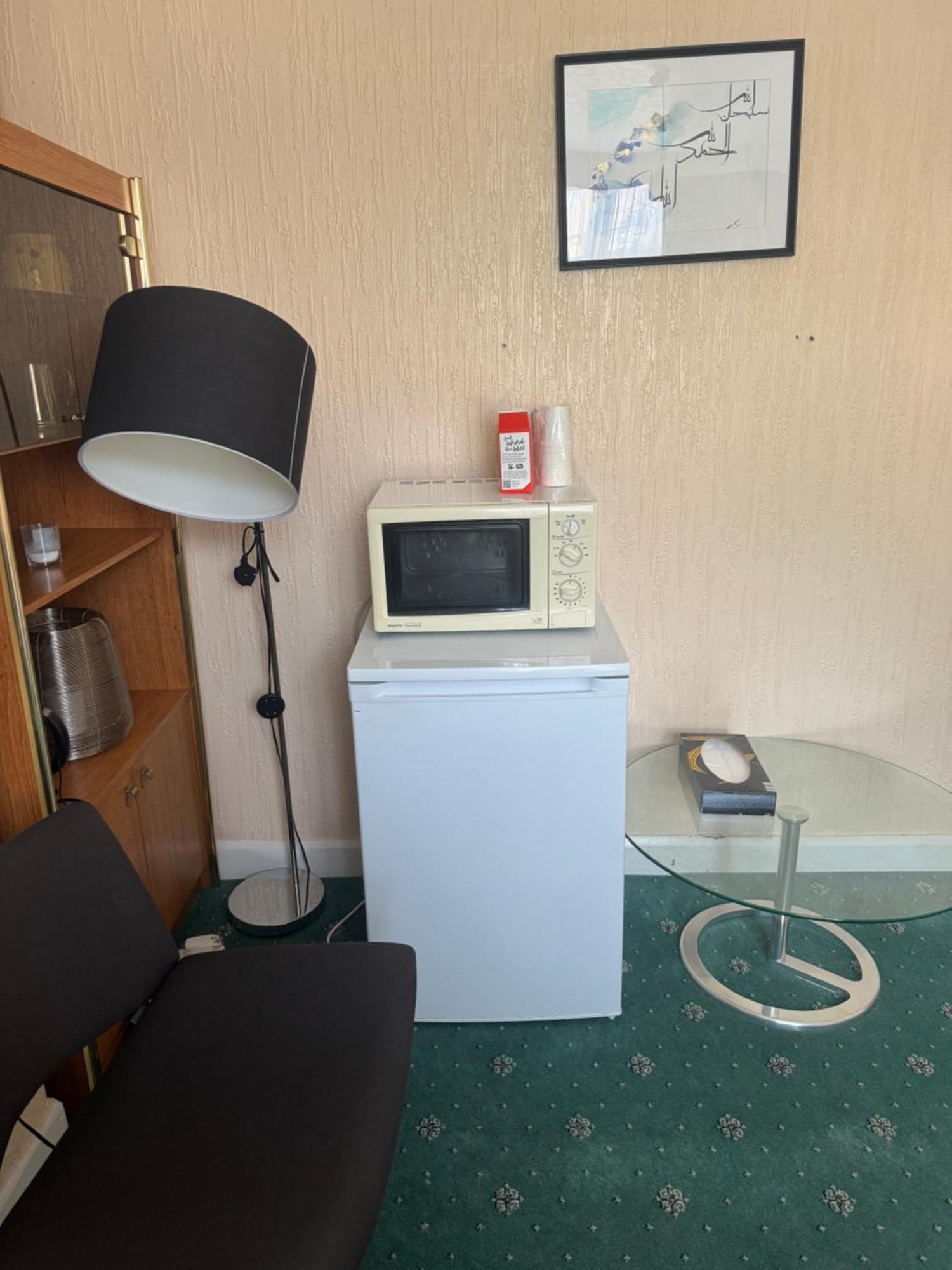Room Canvey Island Экстерьер фото